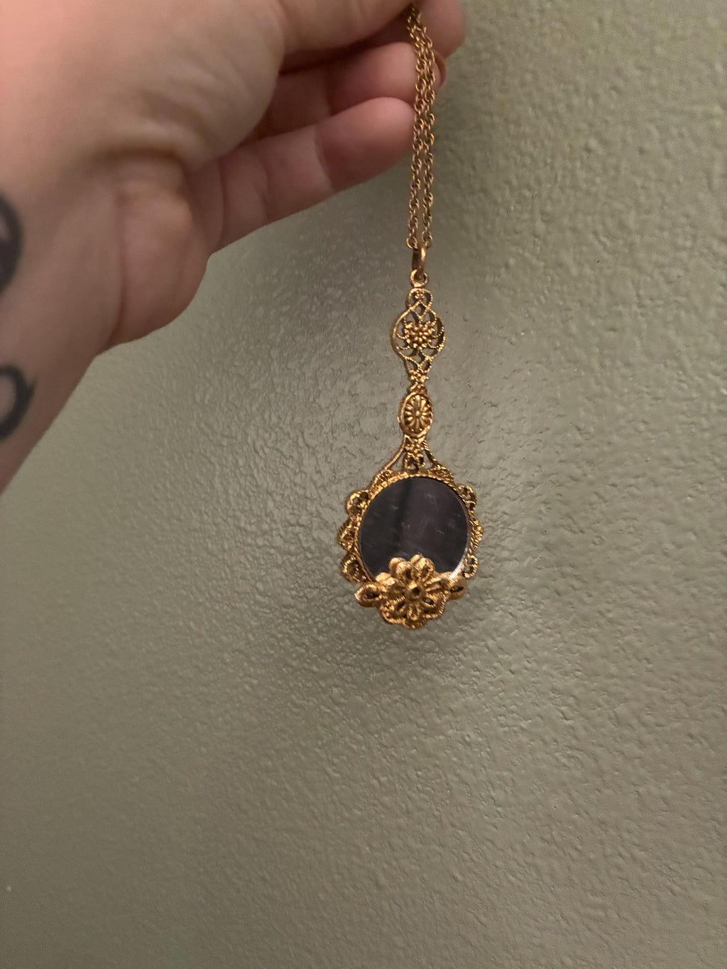 Pendulum Reading Video, Yes/No Question, Heirloom Mirror Divination (24 Hour Delivery)
